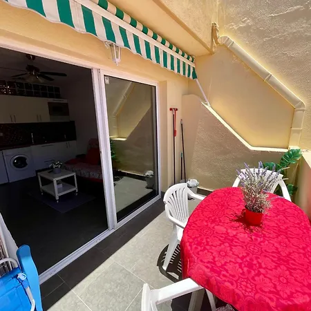 Cozy And Sunny With Everything Need, Great Location Апартаменты