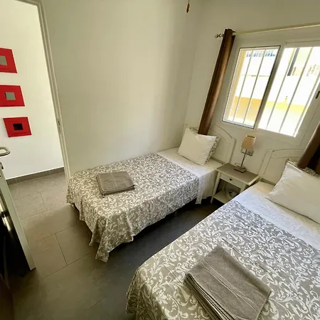 Cozy And Sunny With Everything Need, Great Location