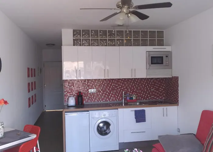 Апартаменты Cozy And Sunny With Everything Need, Great Location Адехе